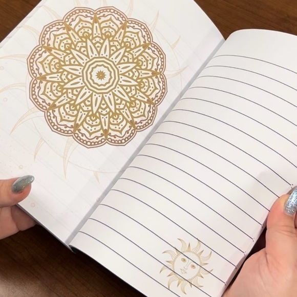 NWT - Sun - Activity Journal: coloring, maze, word search and notes - Picture 6 of 12